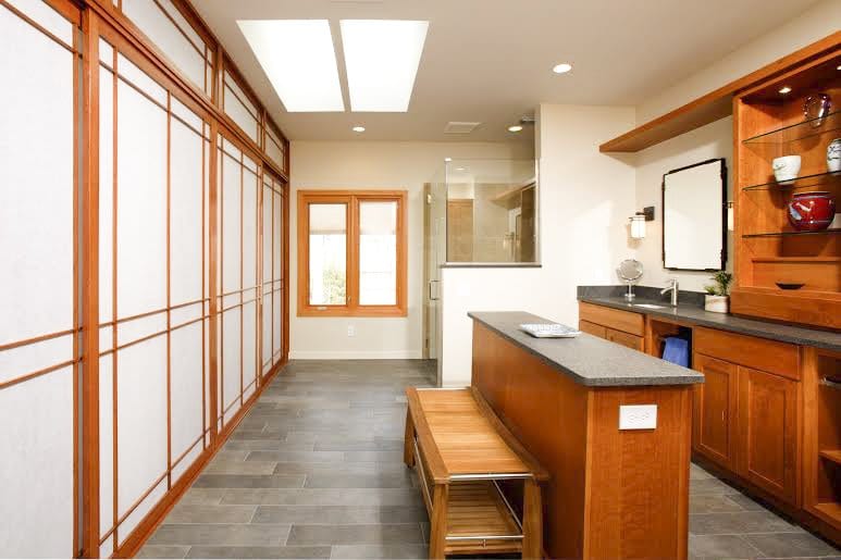 The Great Falls bathroom that won Foxcraft Design a renovation award from National Association of the Remodeling Industry after the company’s renovations. (Photo: Courtesy of Foxcraft Design Group)