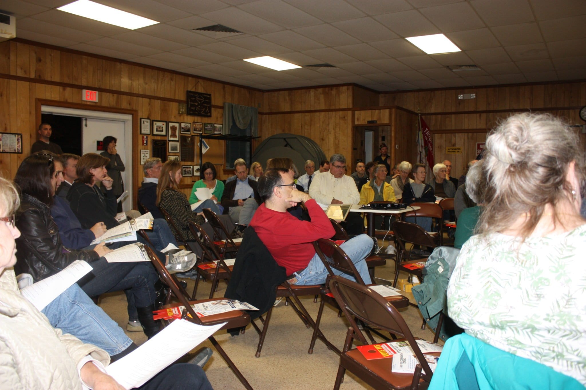 Proponents and opponents of the Mt. Daniel Elementary school bond referendum on the Nov. 4 ballot in Falls Church sparred for two hours in a lively forum at the American Legion Hall last Thursday night. (Photo: News-Press)