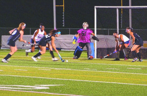 Mason mounts an attack on Patriot High School during their thrilling 4-3 victory last Wednesday. The Mustangs’ five-game win streak ended by Brookewood School on Monday in another close match. (Photo: Justin Wills)