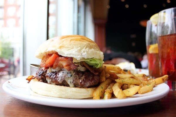 madfoxburgertopon